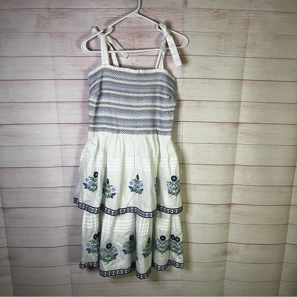 Draper James NWT Floral Embroidery Adjustable Straps Smocked Dress Size‎ Medium